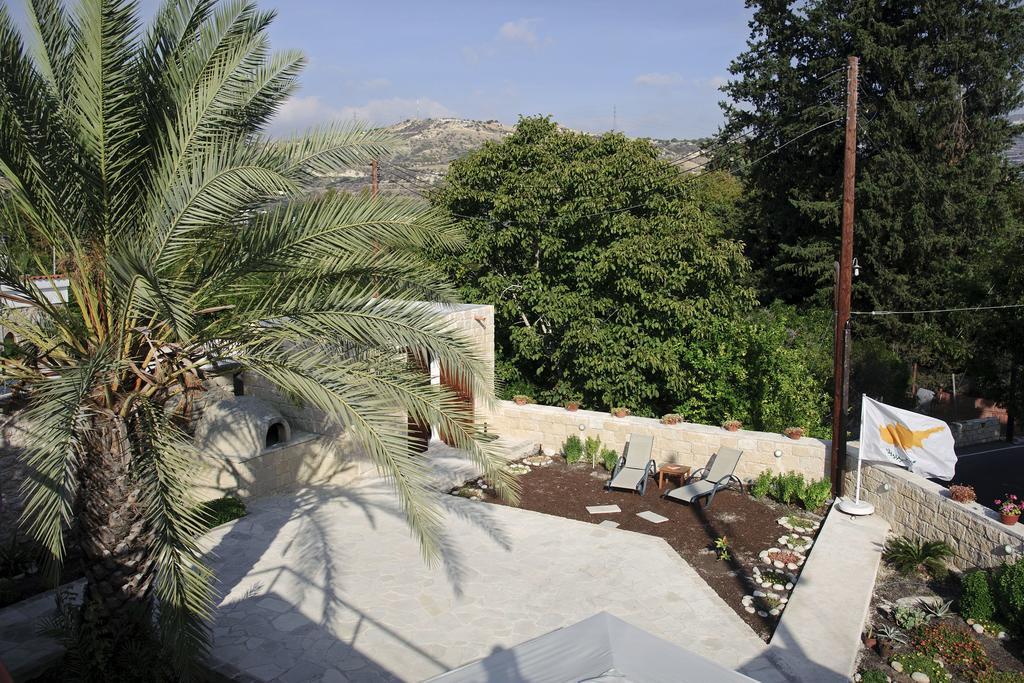 Palm Tree Oriental House And Homestay Polis Bagian luar foto